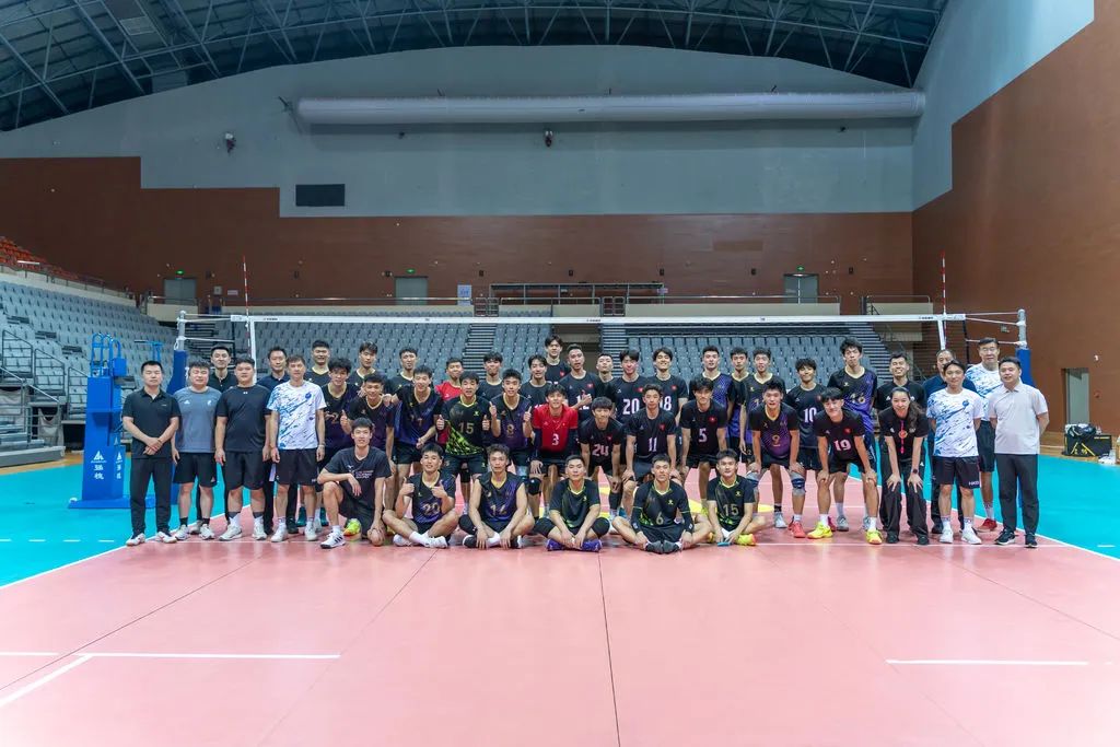 以球会友！香港男排抵闽，与福建队开启交流之旅